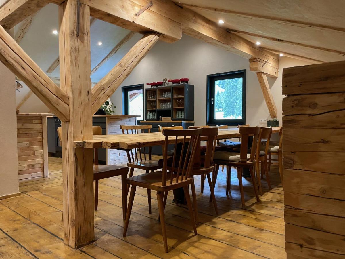 Backyard Mountain Hostel Mayrhofen Exterior foto