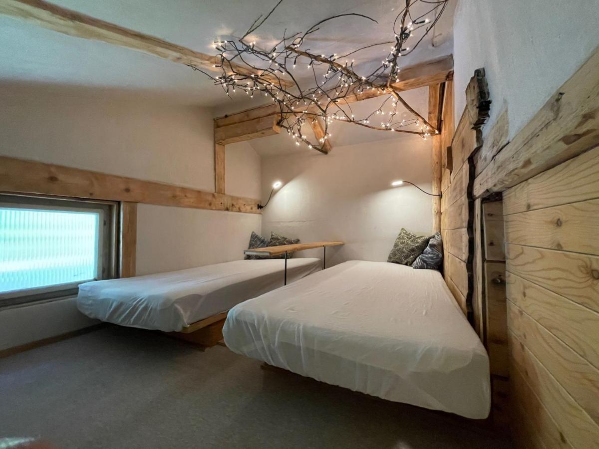 Backyard Mountain Hostel Mayrhofen Exterior foto